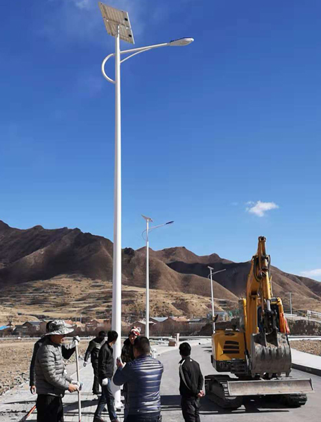 甘南碌曲10米水磨沟太阳能路灯项目